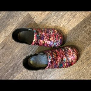 Dansko Clogs EUC